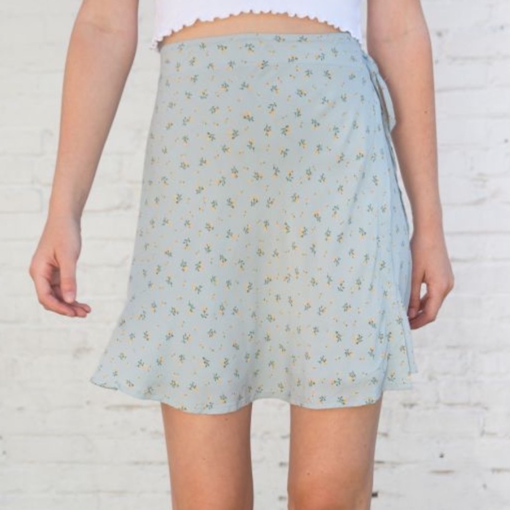Brandy Melville Genevieve Skirt